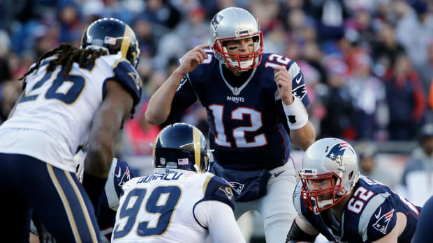 patriots-tom-brady-peyton-manning-career-wins.jpg
